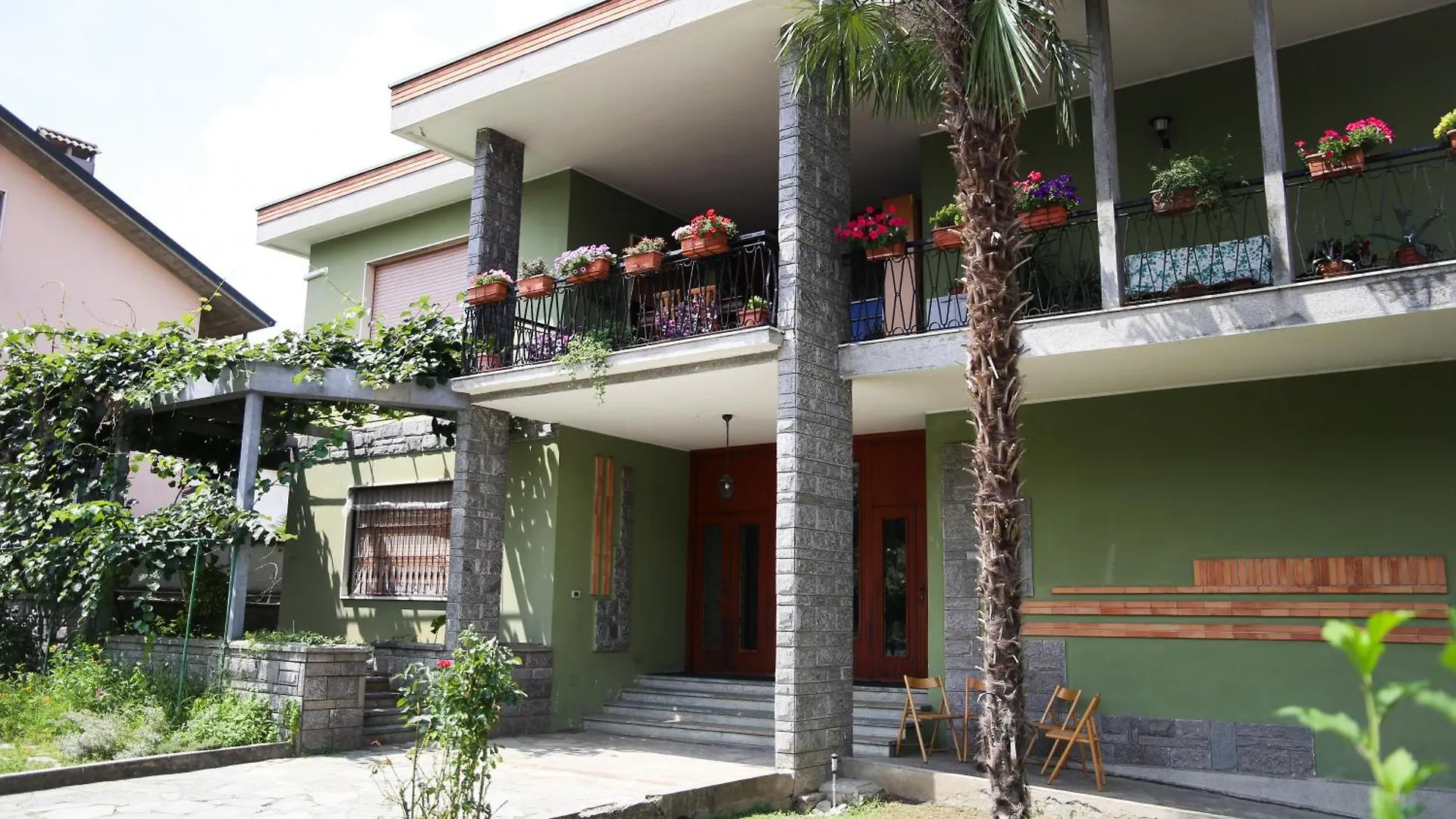 Homestay Villa Fiorita Mediglia